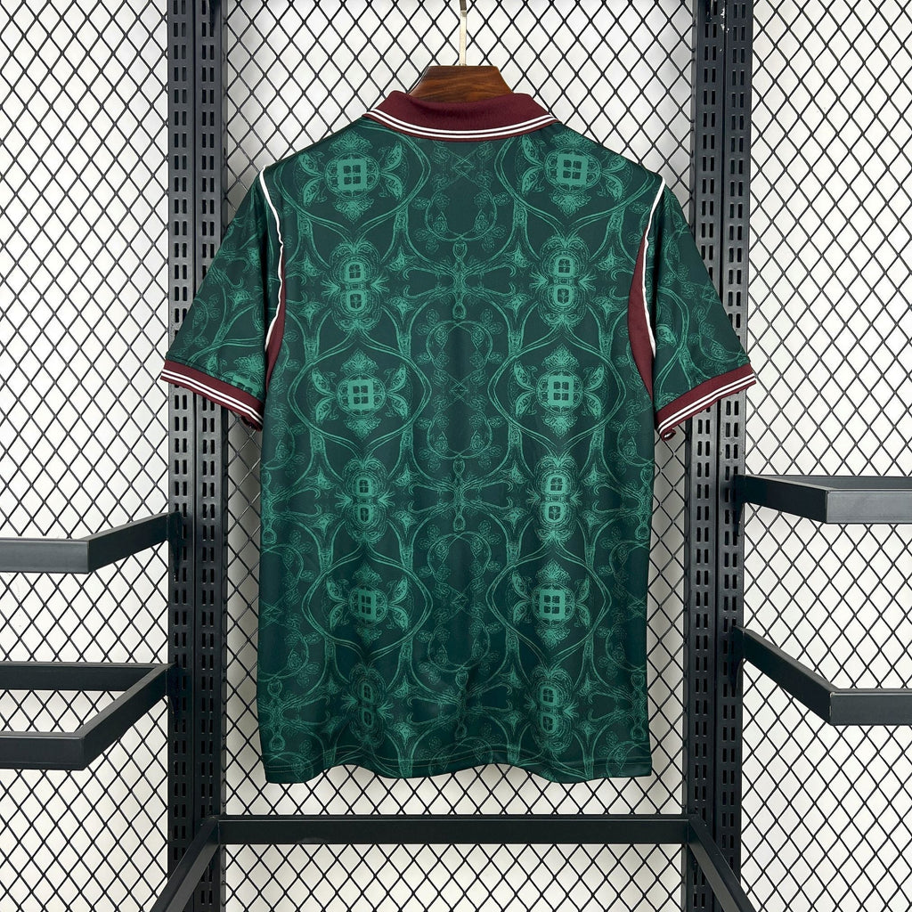 Maillot Portugal Concept 2026 de Le 12 -ème Maillot, design moderne avec drapeau portugais et logo sur le devant.