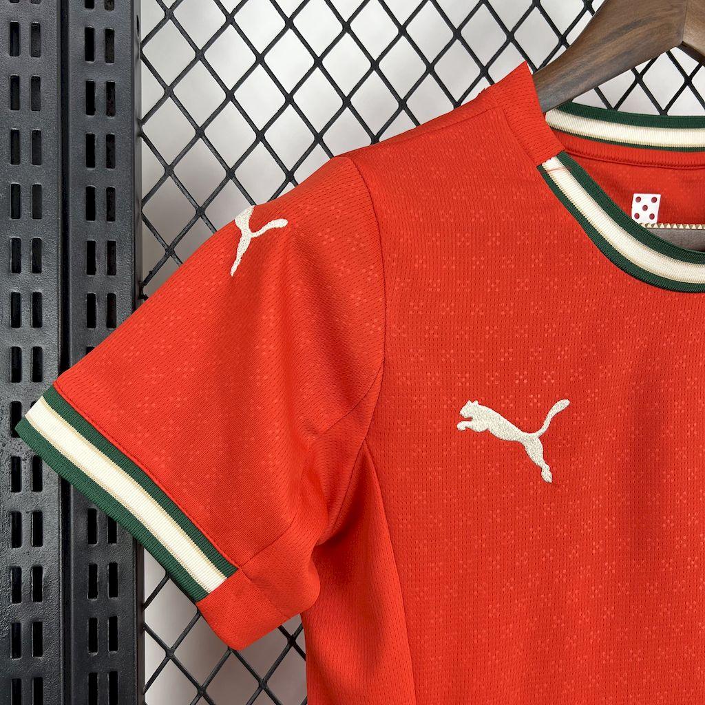 Maillot domicile féminin Portugal 2025 de Le 12 -ème Maillot, maillot de football avec logo Portugal et design officiel.