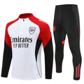 Ensemble Arsenal blanc pour enfants en taille 25/26, de la marque Le 12 -ème Maillot, avec logo et détails sportifs visibles.