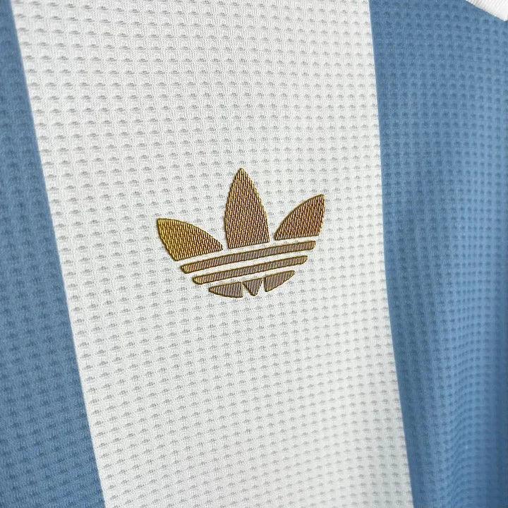 Maillot Argentine de football 50ème anniversaire 2024-2025, marque Le 12, devant avec logo et design spécial anniversaire.