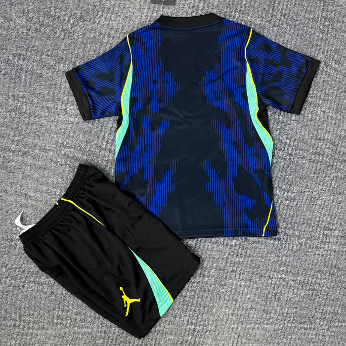 Ensemble enfant Brésil extérieur par Le 12 -ème Maillot, maillot de football avec logo et couleurs du Brésil.