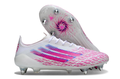 Crampons F50 de Le 12 -ème Maillot, fixation métallique pour chaussures de montagne, visibles sur l'image.