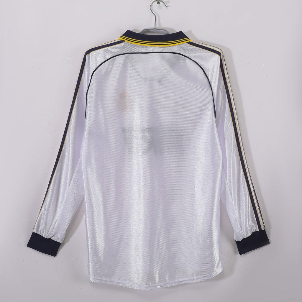 Maillot rétro domicile Real Madrid 1998-2000 à manches longues, marque Le 12 -ème Maillot, vue de face.