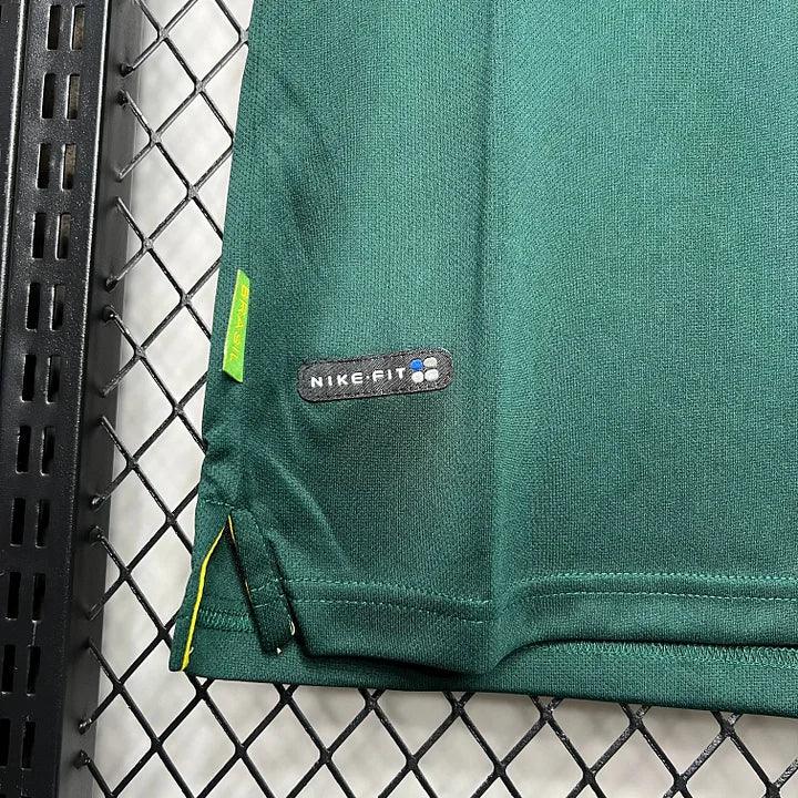 Maillot de football Brésil rétro 1998, Le 12 -ème Maillot, vue front avec logo et design vintage.
