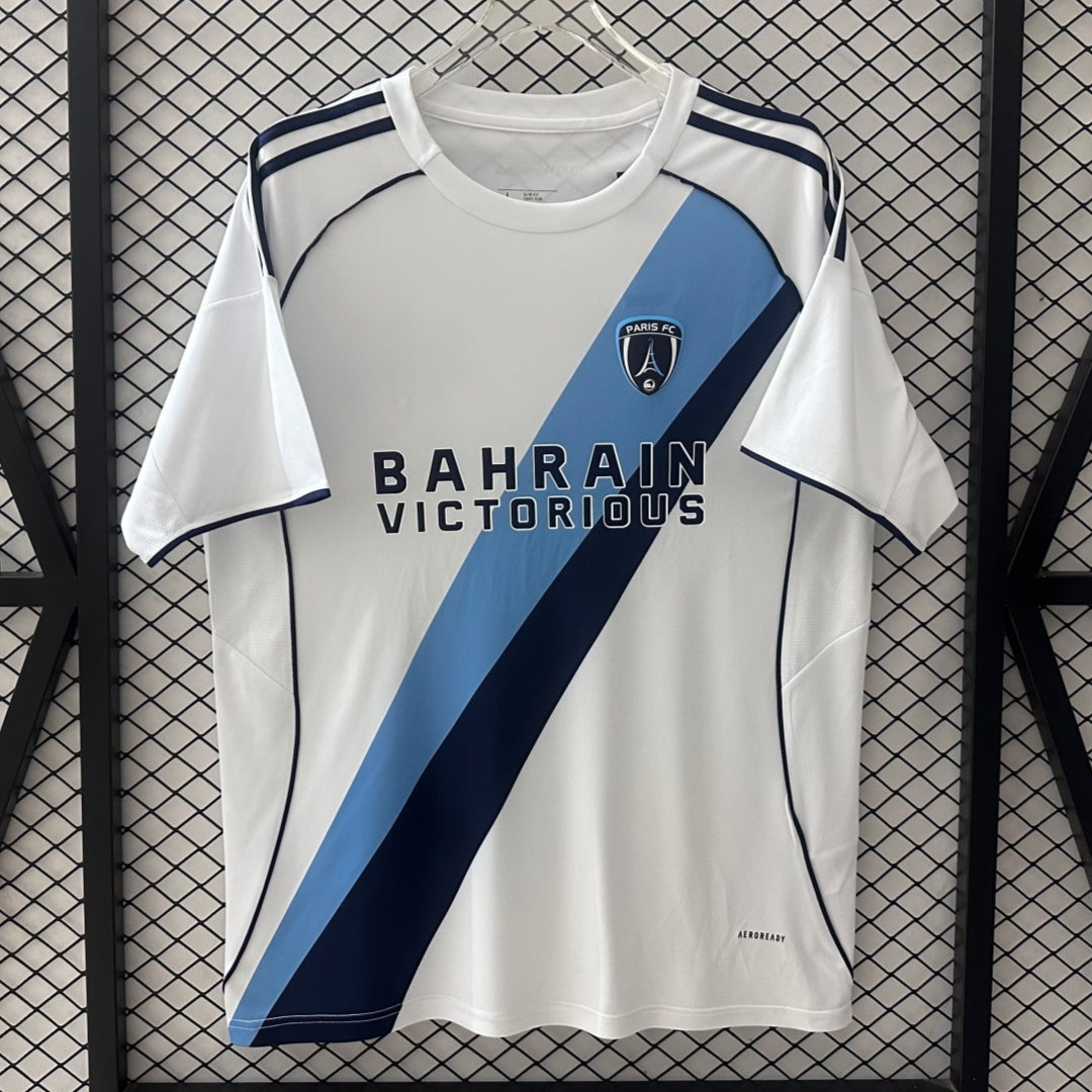 Maillot extérieur Paris FC 25/26 Le 12 -ème Maillot, équipe de football, design bleu avec logo du club visible.