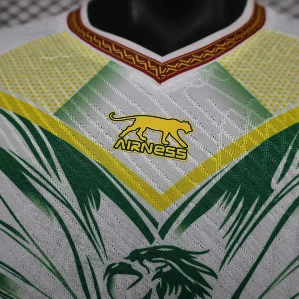 Maillot extérieur du Mali Coupe du Monde 2026, fabriqué par Le 12 -ème Maillot, vue de face avec logo et détails colorés.