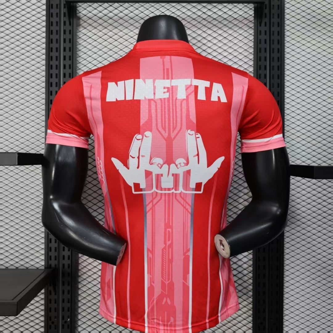 Maillot de football Marseille 25/26 Le 12 -ème Maillot, maillot rouge de l'équipe avec logo et détails du joueur.