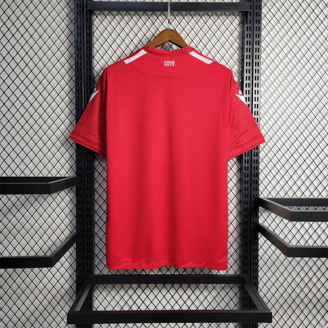 Maillot Nottingham Forest 2022-23 par Le 12-ème Maillot, maillot de football avec logo officiel et design moderne.