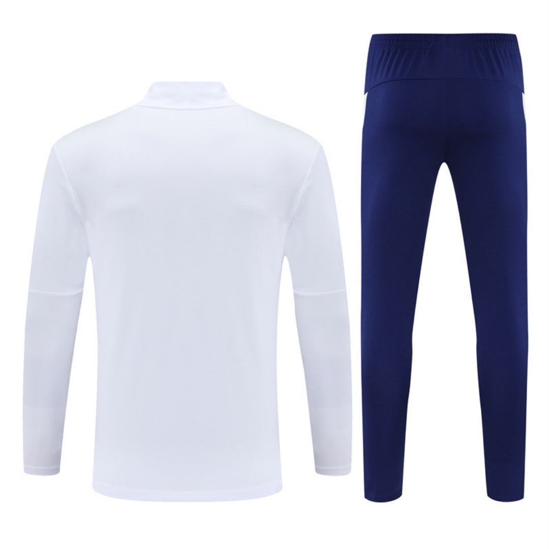 Ensemble Portugal blanc pour enfants 25/26 de la marque Le 12 -ème Maillot, avec maillot et short assortis.