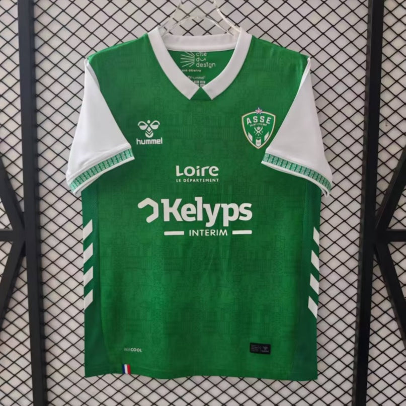 Maillot domicile Saint Etienne 25/26 Le 12 -ème Maillot, maillot de football vert avec logo et détails officiels.