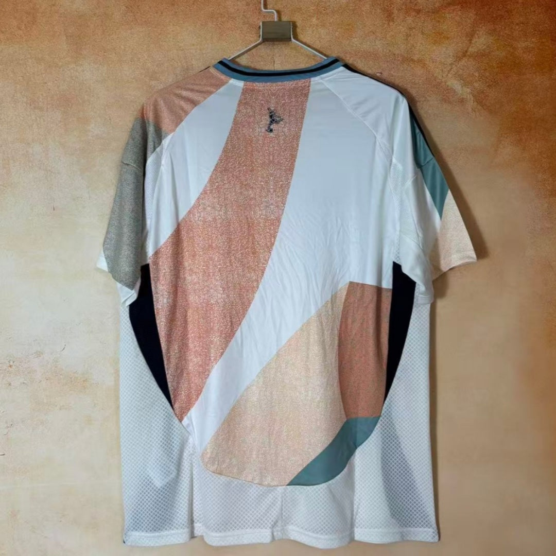Maillot extérieur 24/25 de l'Espagne, marque Le 12 -ème Maillot, vue avant avec détails du maillot de football.