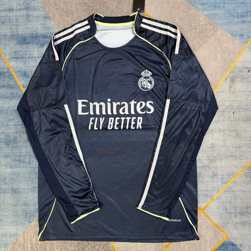 Maillot extérieur de football Le 12 -ème Maillot, Real Madrid 25/26, manches longues, design officiel, équipement sportif.