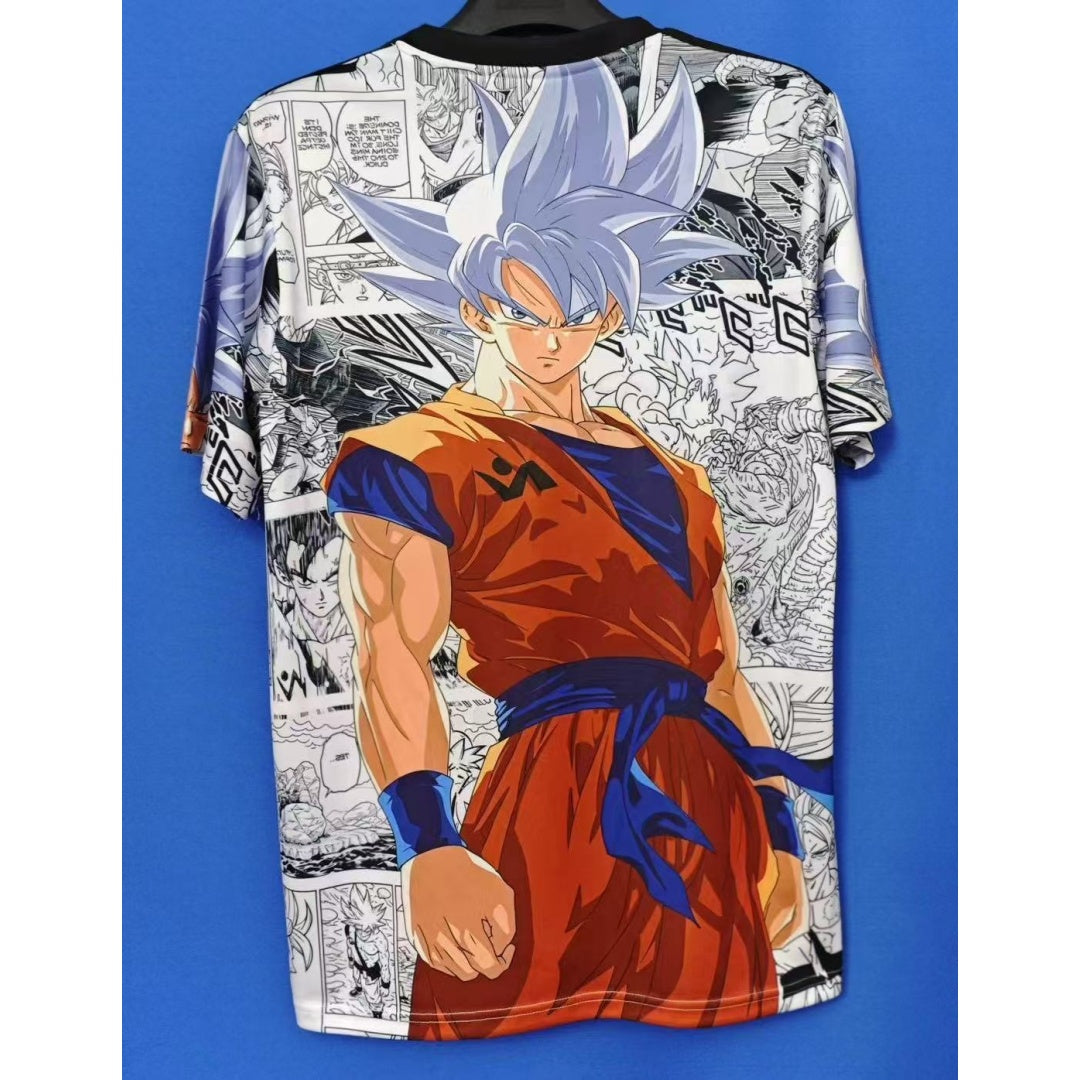Maillot pour enfants 25/26 ans de la marque Le 12 -ème Maillot, design inspiré de l'anime japonais, coloré et détaillé.