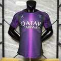Maillot PSG 25/26 pour joueur Le 12 -ème Maillot, violet, taille C, détail du logo et design du maillot.