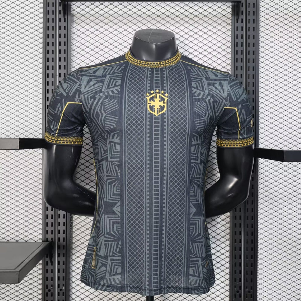 Maillot de football Brésil 25/26 spécial joueur Le 12, maillot bleu avec logo et détails du Brésil sur le devant.