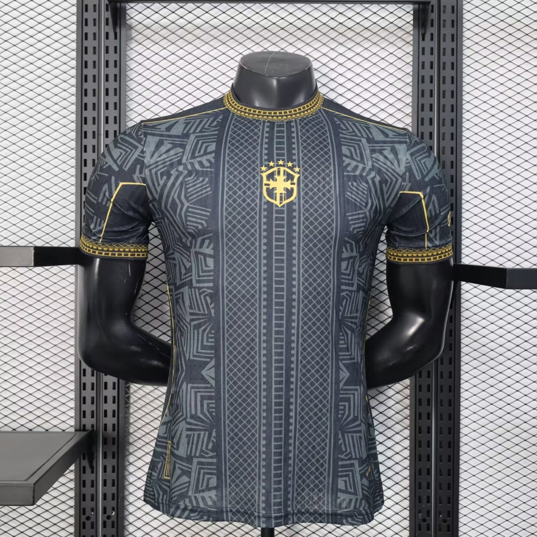 Maillot de football Brésil 25/26 spécial joueur Le 12, maillot bleu avec logo et détails du Brésil sur le devant.