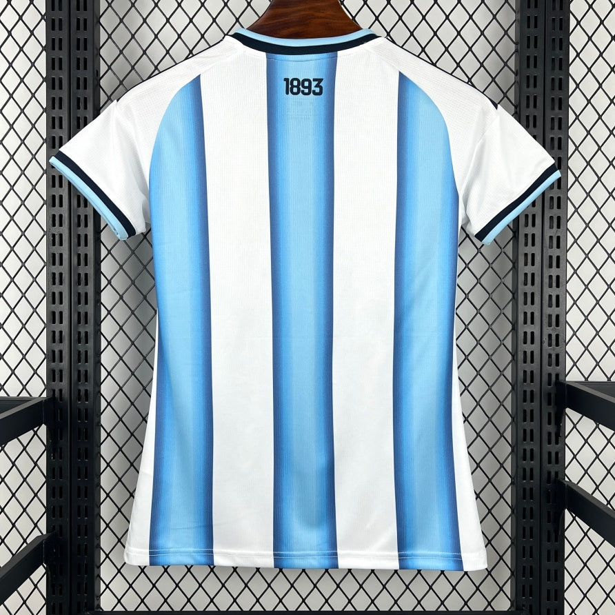 Maillot domicile femme Argentine 25/26 Le 12 -ème Maillot, maillot de football avec logo et design bleu et blanc.