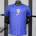 Maillot extérieur pour joueur de football Croatie 25/26, marque Le 12 -ème Maillot, vue rapprochée du maillot avec logo et détails.