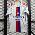 Maillot domicile Lyon 25/26 Le 12 -ème Maillot, maillot de football blanc avec logo et détails lyonnais.