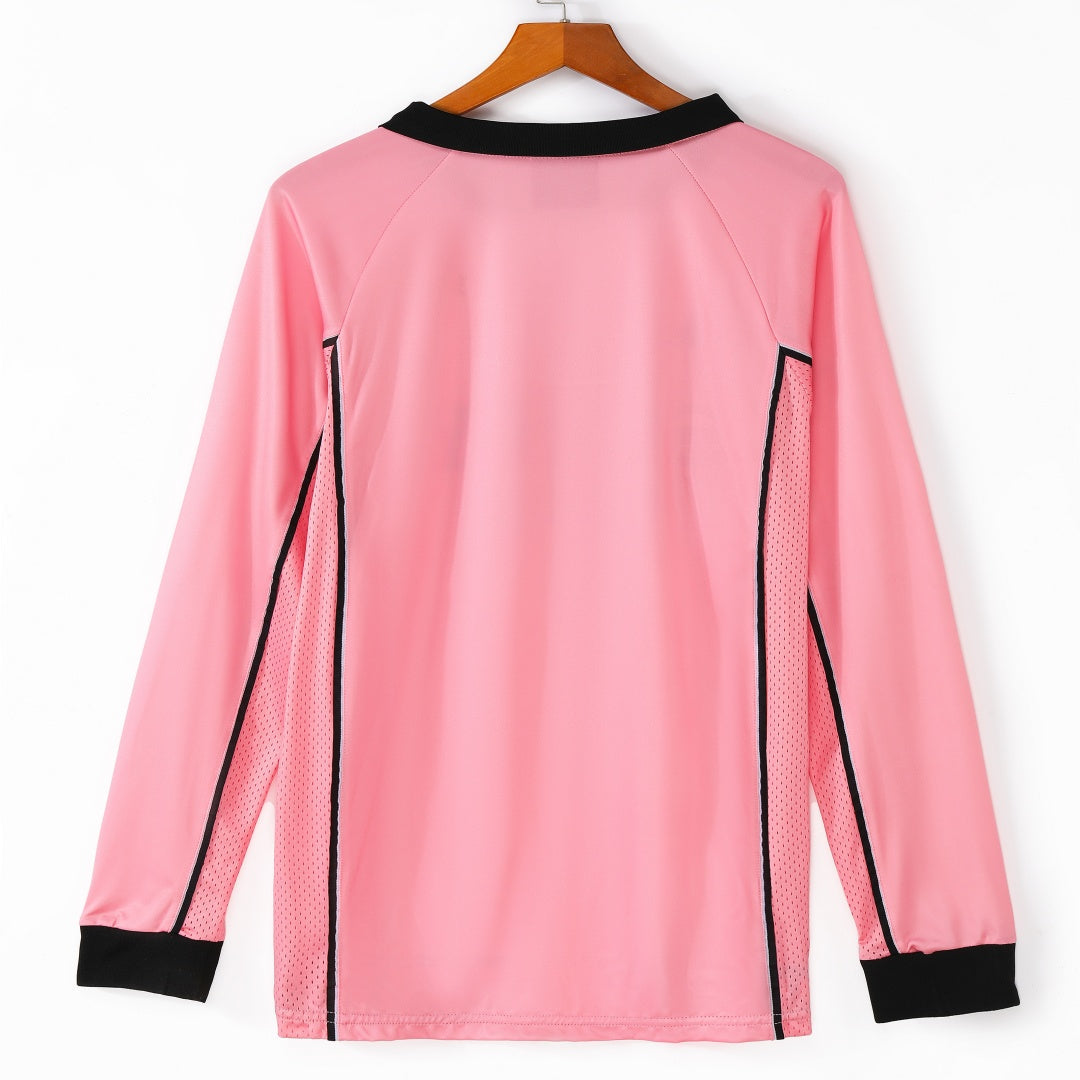 Maillot extérieur rétro Juventus 1997-1998 à manches longues, marque Le 12 -ème Maillot, couleur blanche et logo Juventus visible.