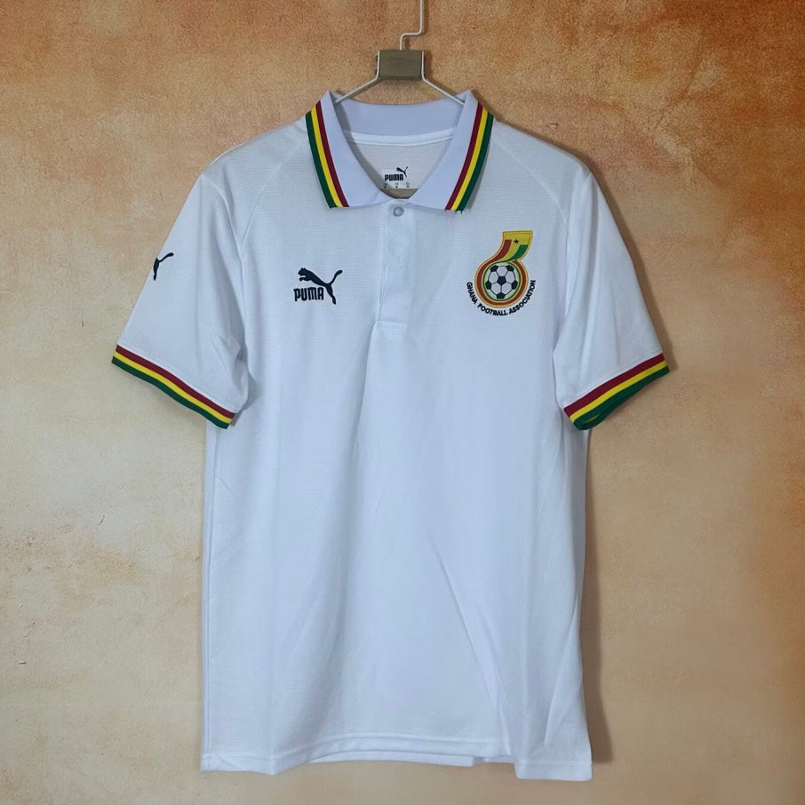 Maillot de football blanc Ghana 25/26, modèle spécial, par la marque Le 12 -ème Maillot, vue de face.