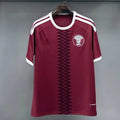 Maillot domicile Qatar 25/26 Le 12 -ème Maillot, maillot de football avec logo et couleurs officielles du Qatar.