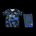 Ensemble Inter Milan Le 12 -ème Maillot, maillot officiel de football avec logo et détails de l'équipe italienne.