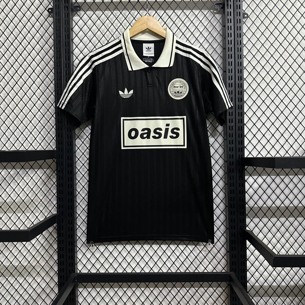 Maillot pour enfants 25/26 ans Le 12 -ème Maillot, modèle Oasis noir, en tissu léger et confortable, vue de face.