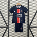 Maillot enfant PSG domicile 2024/2025 Le 12 -ème Maillot, maillot de football pour jeunes avec logo et détails du club.