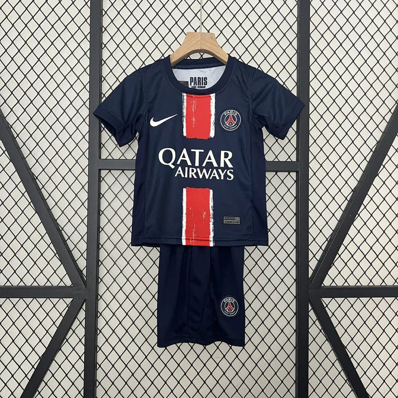 Maillot enfant PSG domicile 2024/2025 Le 12 -ème Maillot, maillot de football pour jeunes avec logo et détails du club.