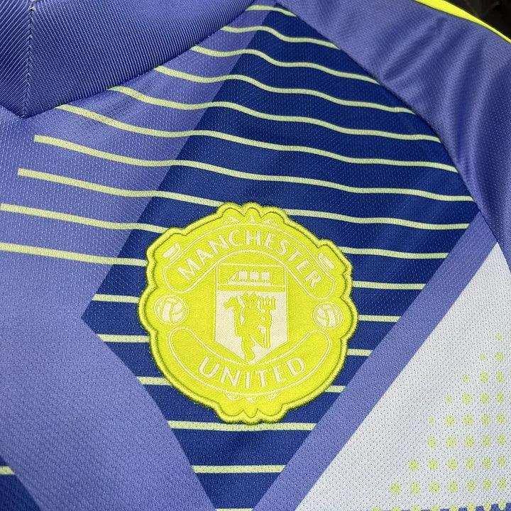 Maillot de gardien Manchester United 2024 2025 Le 12-ème Maillot, jersey de football rouge avec logo du club.