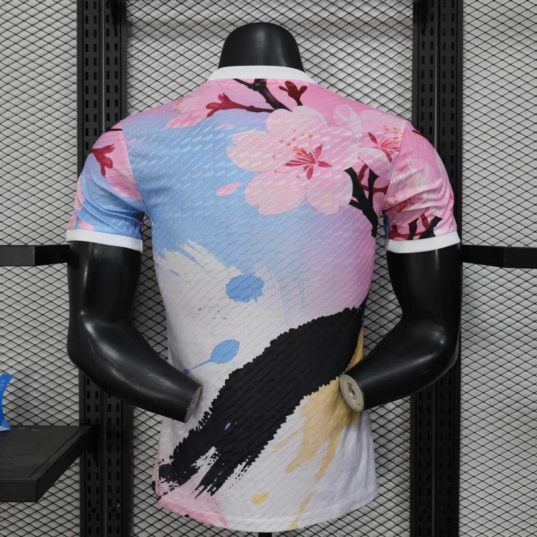 Maillot de football 25/26 japonais Le 12 -ème Maillot, conçu pour joueurs spéciaux, en tissu technique avec logo visible.