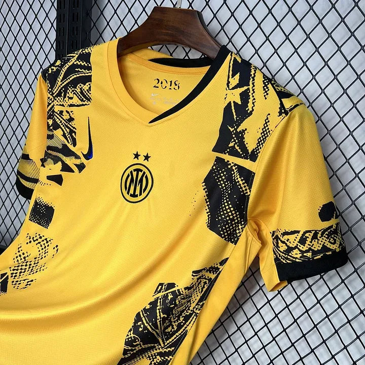 Maillot third de l'Inter Milan 2024/25, maillot de football de la marque Le 12 -ème Maillot, vue de face avec logo et design.