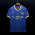 Maillot Manchester City 2023/24 Le 12 -ème Maillot, devant avec logo et détails en bleu et blanc.