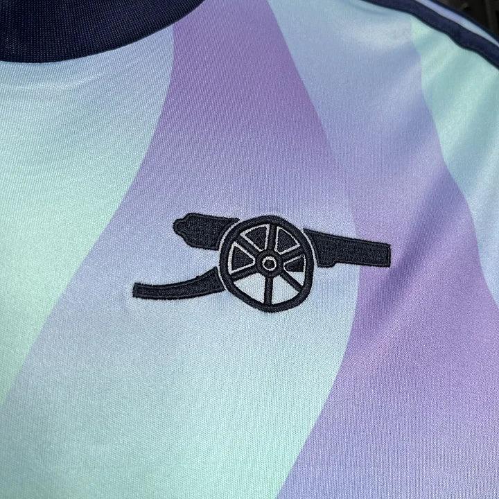 Maillot Arsenal Third 2024/25 Le 12 -ème Maillot, maillot de football avec logo et design moderne, vue de face.