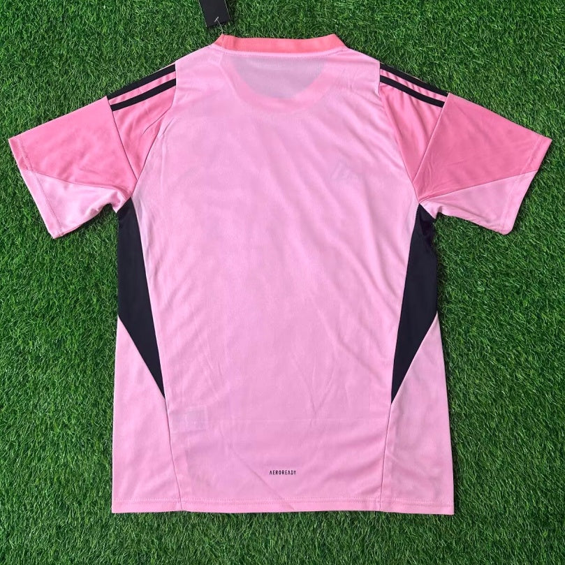 Maillot de gardien de but Real Madrid rose, taille 25/26, marque Le 12 -ème Maillot, devant avec logo et détails sportifs