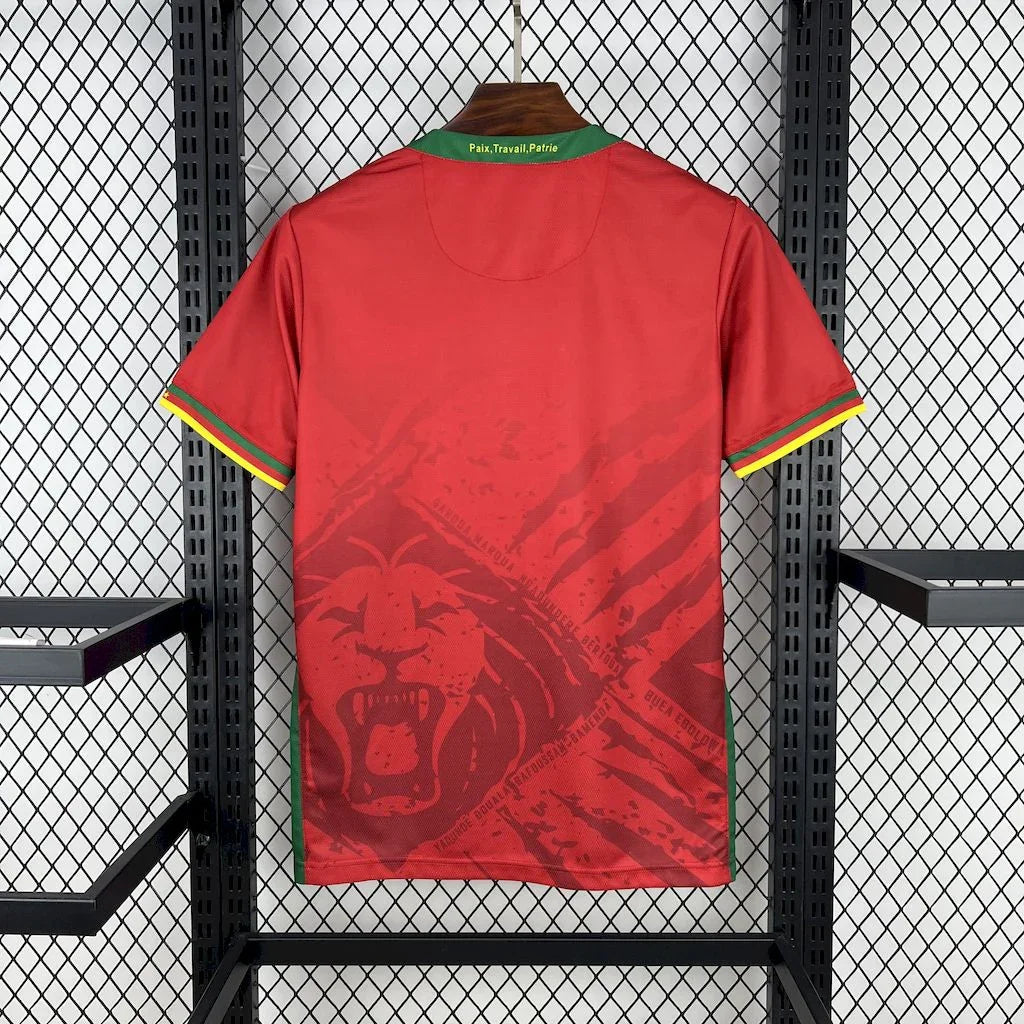 Maillot extérieur du Cameroun pour la CAN 2025-26, marque Le 12-ème Maillot, vue de face avec logo et design distinctif.
