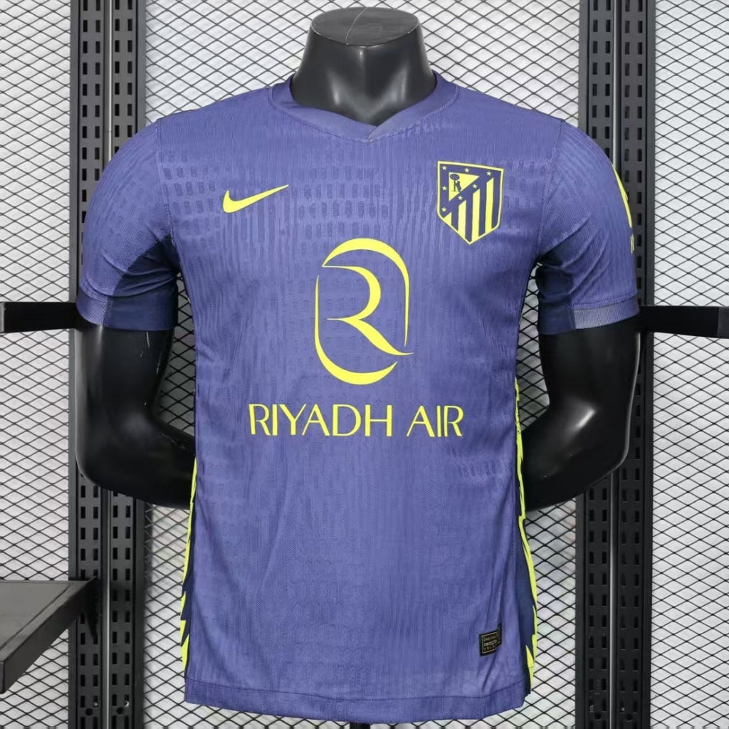 Maillot extérieur de football Atlético Madrid pour enfant 25/26 ans, marque Le 12-ème Maillot, vue de face.