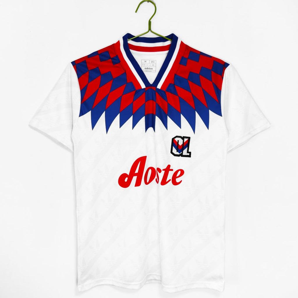 Maillot domicile rétro de 1995-1996 de l'Olympique Lyon, de la marque Le 12 -ème Maillot, vue de face.
