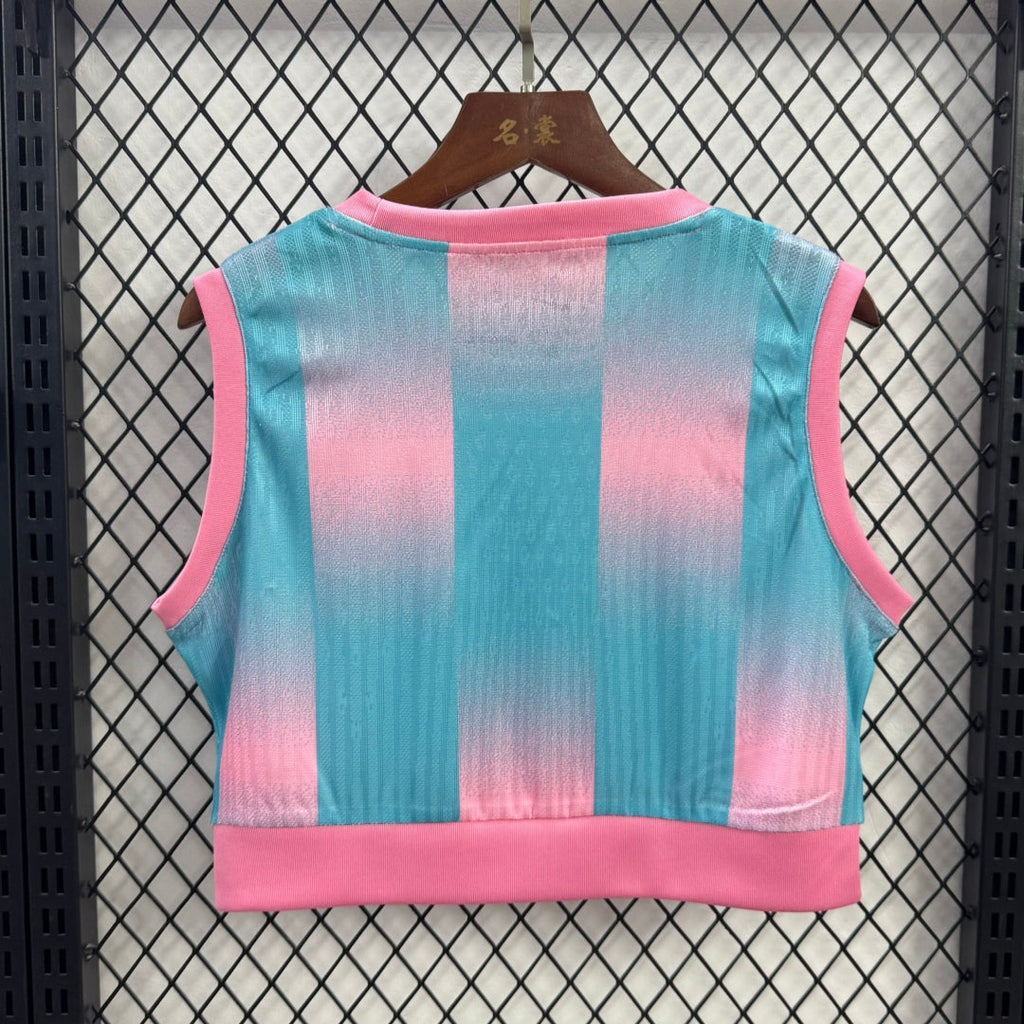 Maillot de football femme Le 12 -ème Maillot Barcelone 25/26, design spécial, vue de face avec logo et couleurs officielles.