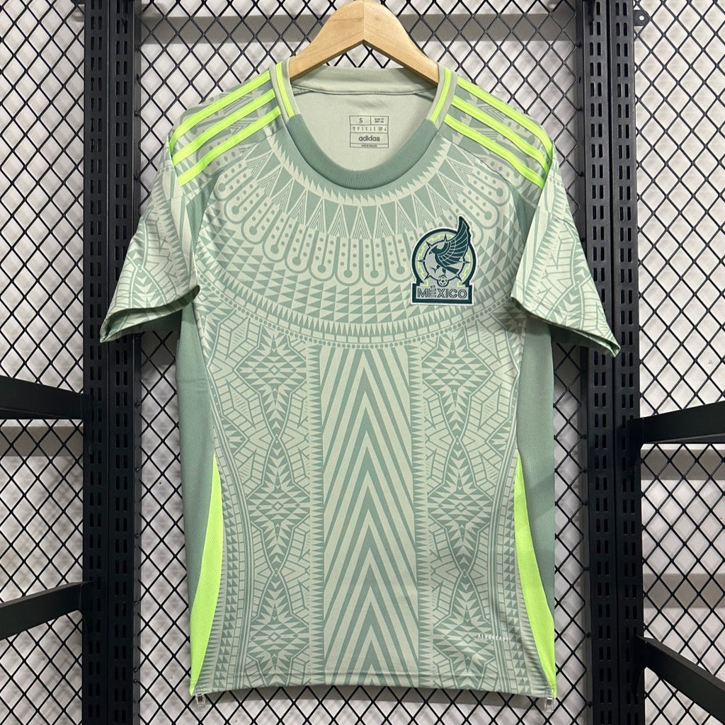 Maillot extérieur 2024 Mexique Le 12, maillot de football avec logo du Mexique et design sportif, vue de face.
