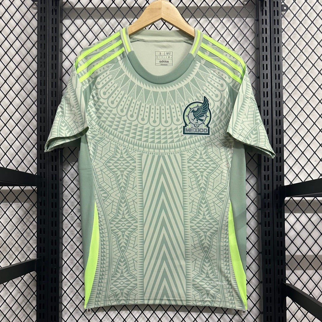 Maillot extérieur 2024 Mexique Le 12, maillot de football avec logo du Mexique et design sportif, vue de face.