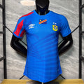 Maillot de football Congo 24/25 bleu, modèle joueur, marque Le 12 -ème Maillot, vue de face avec détails du design.