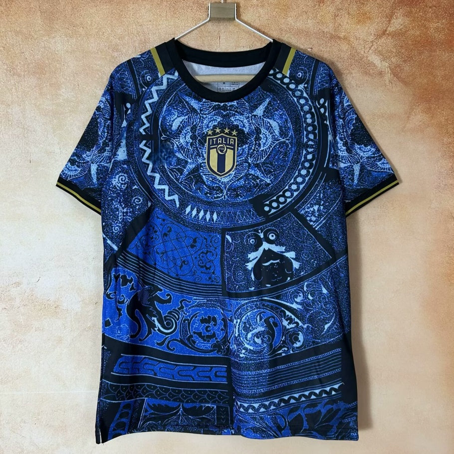 Maillot 24/25 Italie bleu Le 12 -ème Maillot, maillot de football bleu avec logo et détails de l'équipe Italie.