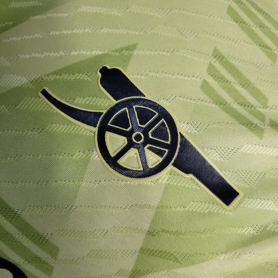 Maillot domicile Arsenal 2023-2024 Le 12 -ème Maillot, maillot de football avec logo et design officiel, vue de face.