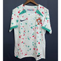 Maillot Portugal 25/26 Le 12 -ème Maillot, maillot de football avec logo Portugal, couleurs rouge et vert.
