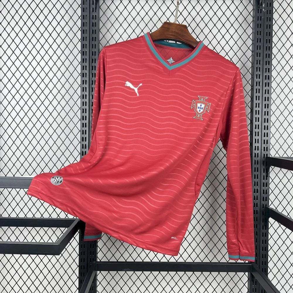 Maillot Portugal manches longues Coupe du Monde 2026 Le 12 -ème Maillot, veste de football officielle, détails du design.