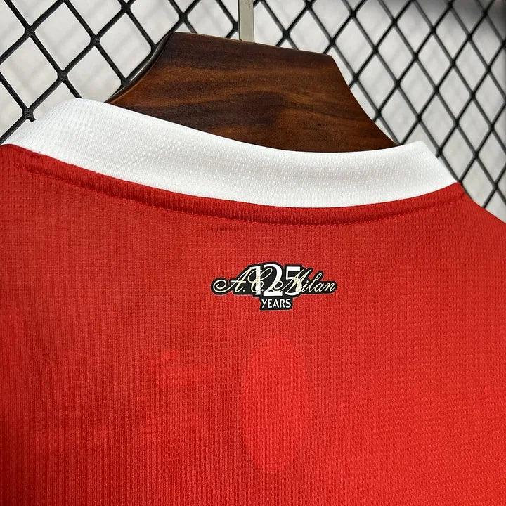 Maillot de football AC Milan 2024/25 de la marque Le 12, vue de face avec logo et design blanc et rouge