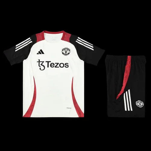 Ensemble Manchester United de Le 12 -ème Maillot, maillot rouge avec logo et détails, vue de face.