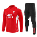 Ensemble de football Liverpool rouge 25/26 par Le 12-ème Maillot, maillot et short assortis pour supporter.